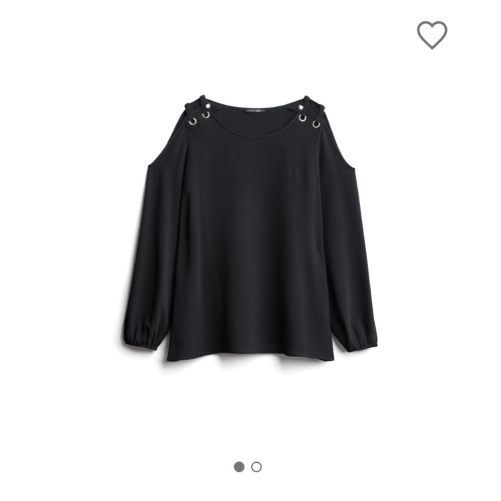 NWOT Cold Shoulder Grommet Detail